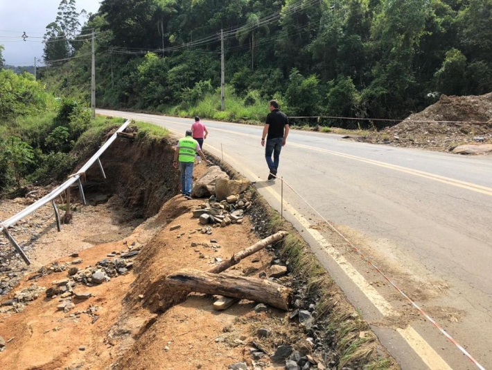 Recursos liberados para recuperação da ponte na divisa dos municípios de Presidente Getúlio e Dona Emma na SC-340 Recursos liberados para recuperação da ponte na divisa dos municípios de Presidente Getúlio e Dona Emma na SC-340